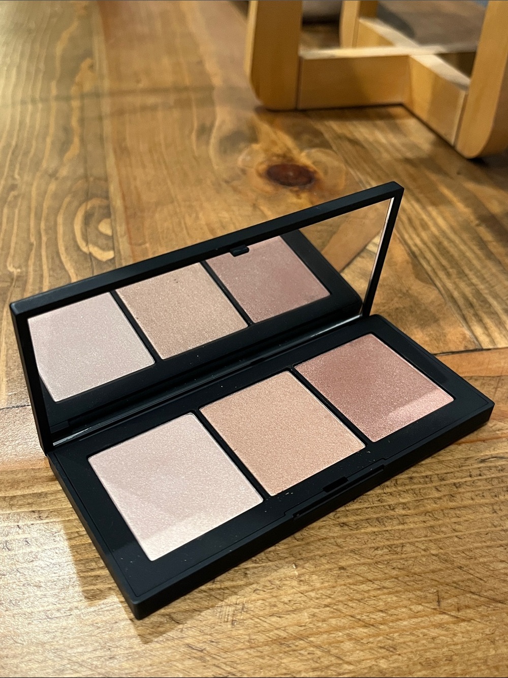 NARS Highlighting Palette – High Voltage